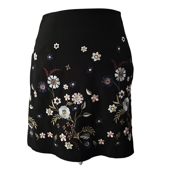 Onehart Embroidered Mini Skirt Daisy Floral Y2K - Size Small - Picture 1 of 7